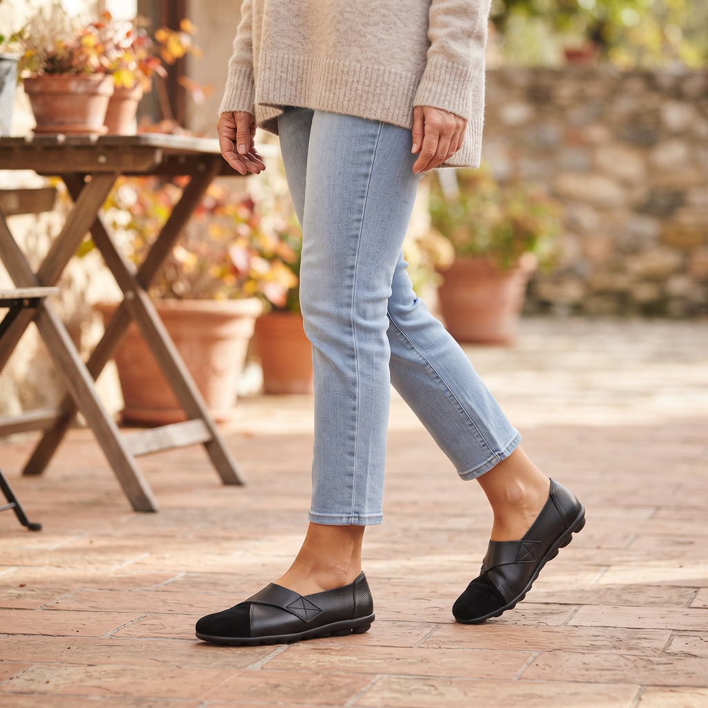 Clara | Women's Slip-On Round Toe Leather Loafer